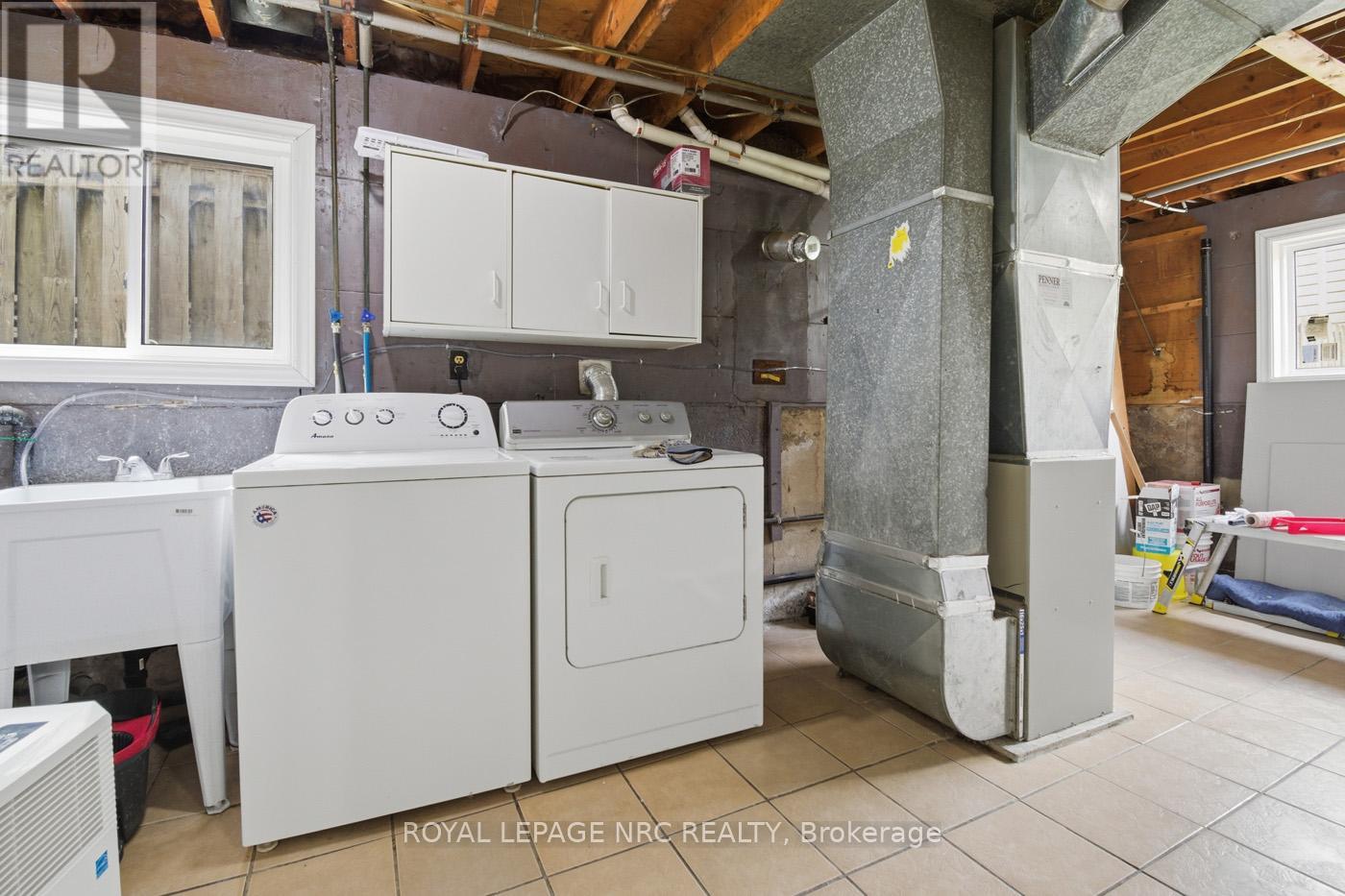 4448 Meadowvale Drive, Niagara Falls, Ontario  L2E 5W9 - Photo 24 - X12475856