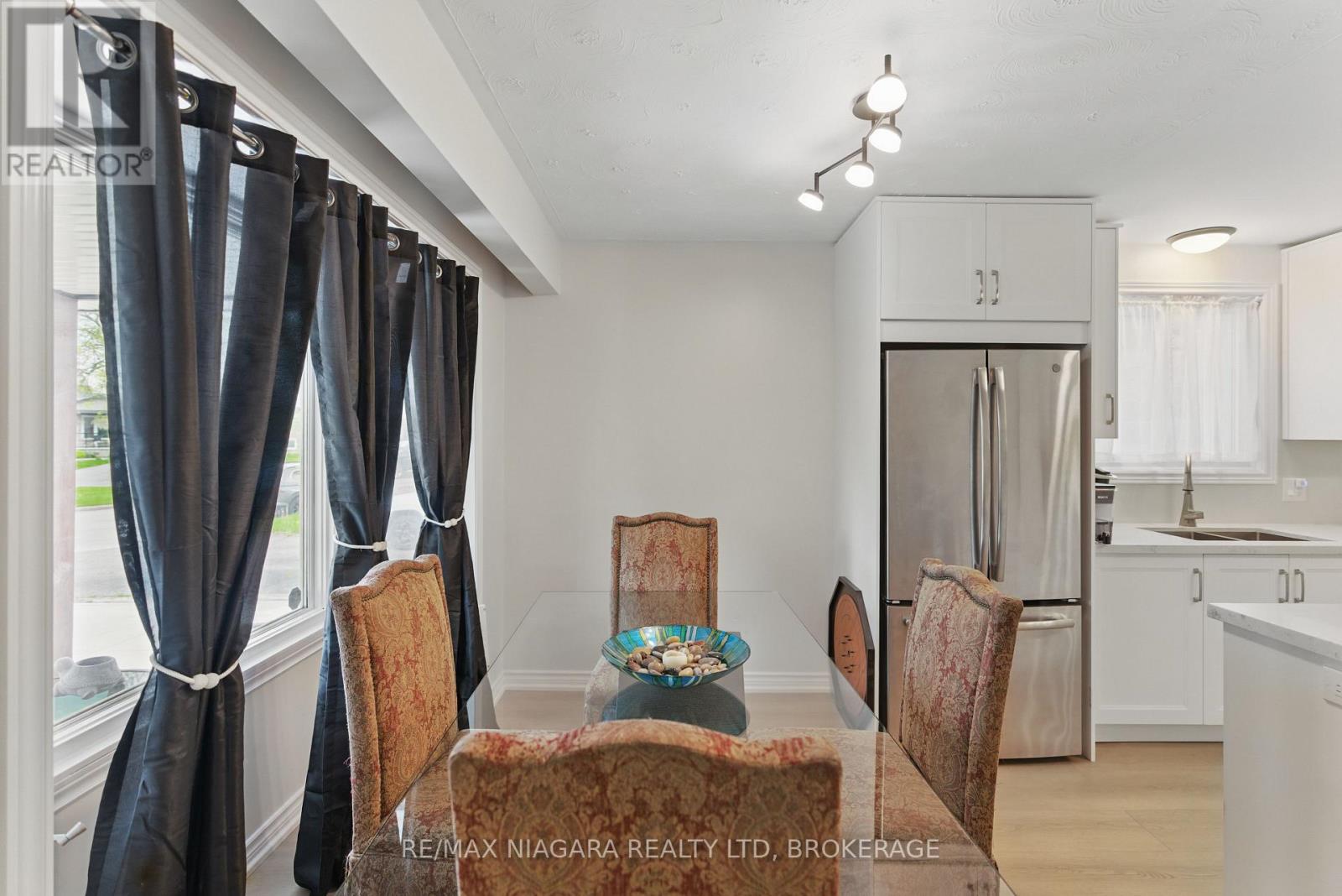 84 Regent Drive, St. Catharines, Ontario  L2M 3L7 - Photo 12 - X12476505