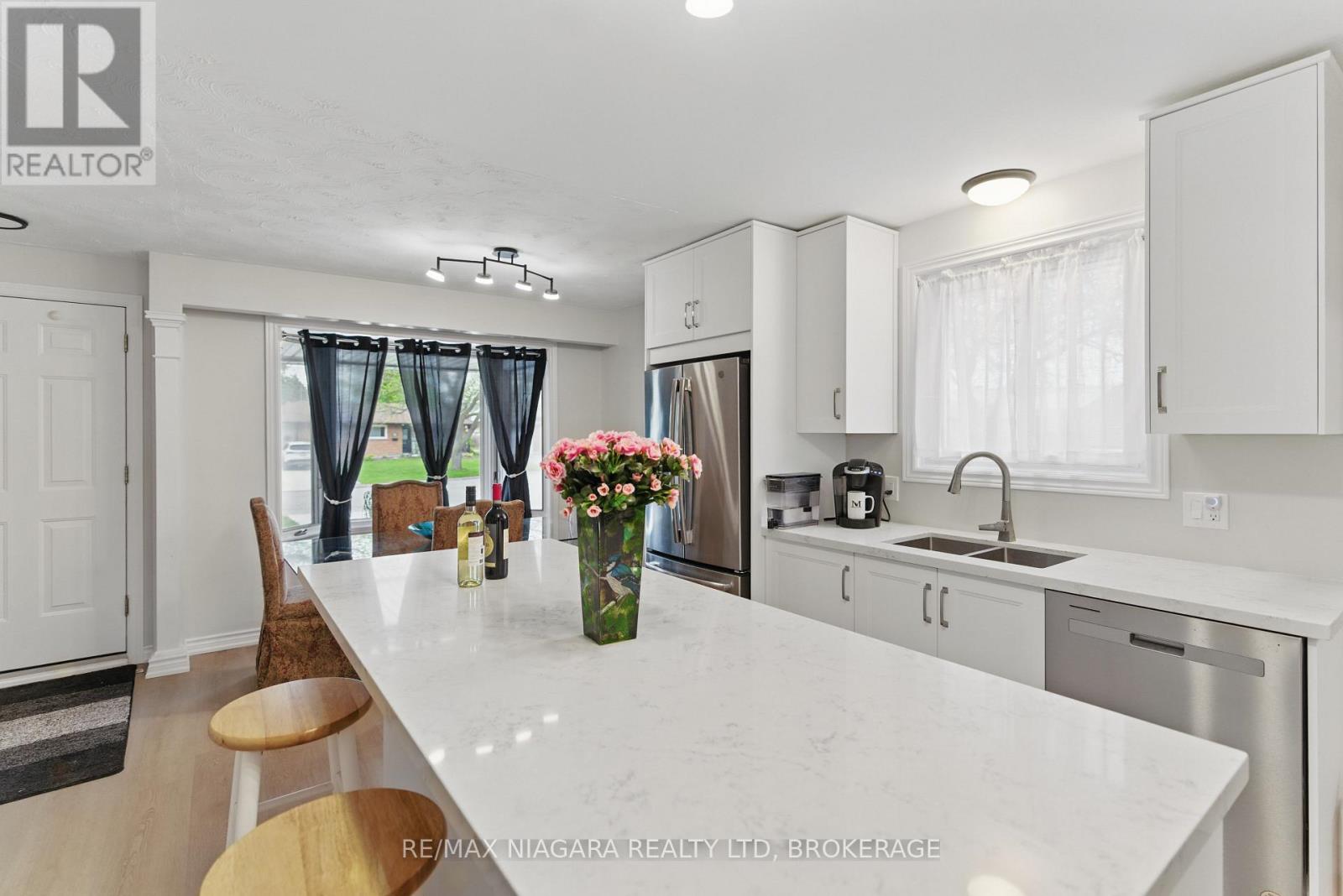 84 Regent Drive, St. Catharines, Ontario  L2M 3L7 - Photo 13 - X12476505