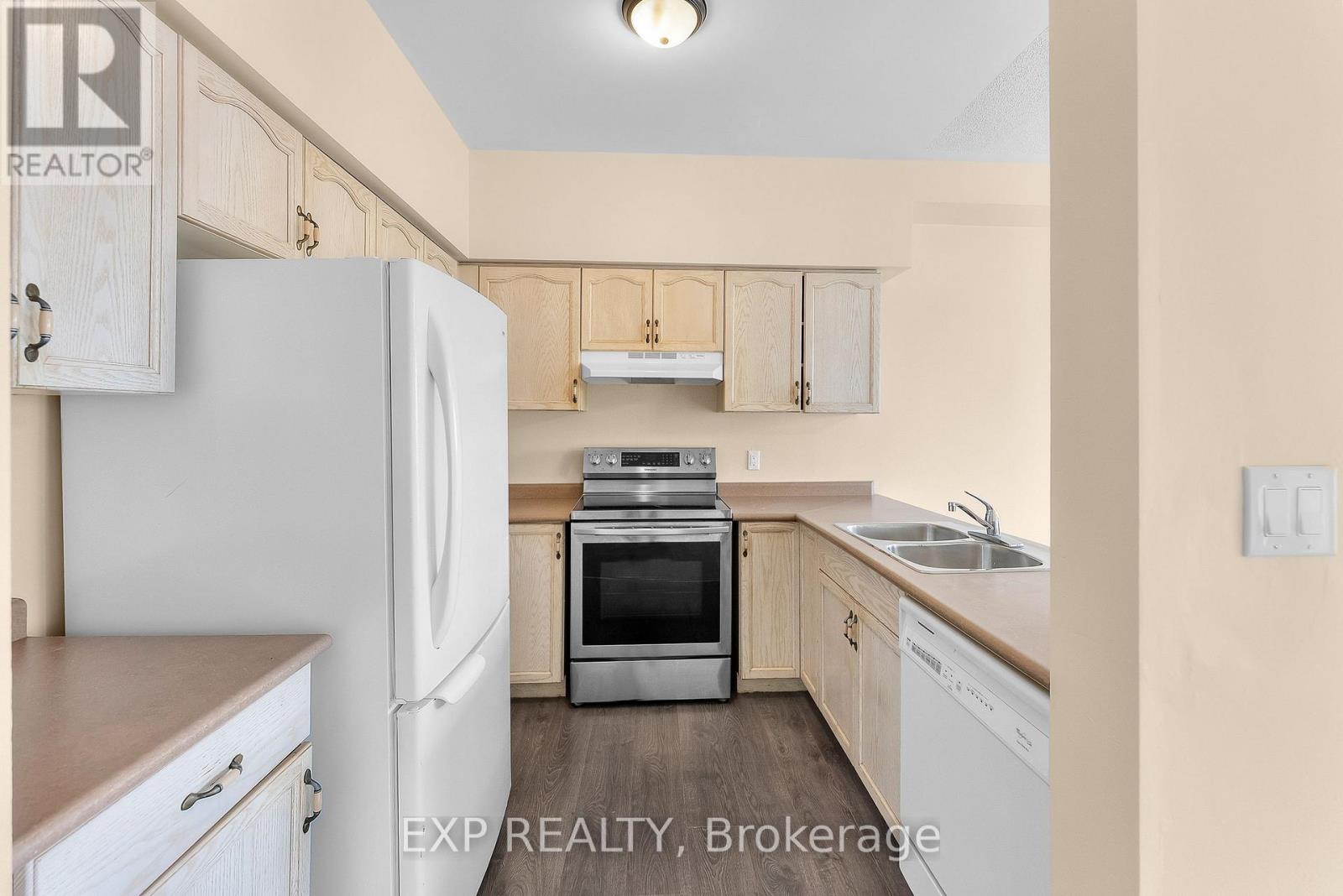 38 Natalie Court, Thorold, Ontario  L2V 5C6 - Photo 8 - X12476574