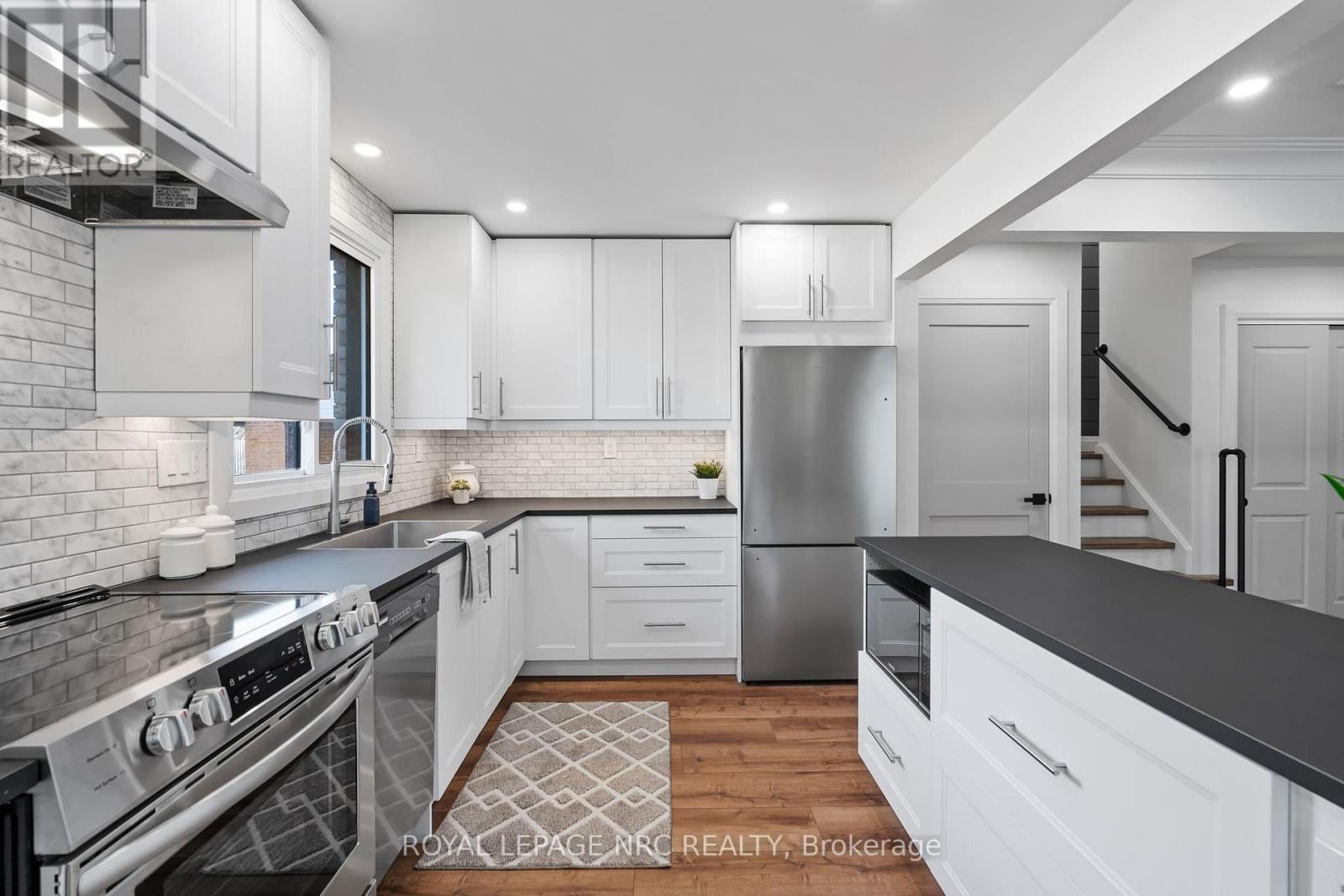 Upper - 4908 Pettit Avenue, Niagara Falls, Ontario  L2E 6L6 - Photo 10 - X12477617