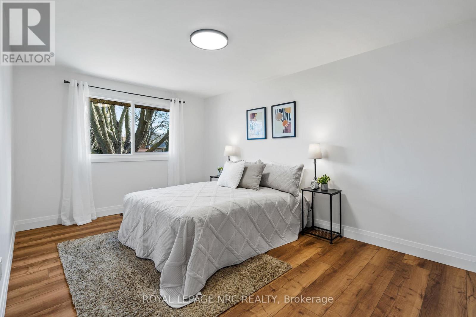 Upper - 4908 Pettit Avenue, Niagara Falls, Ontario  L2E 6L6 - Photo 15 - X12477617