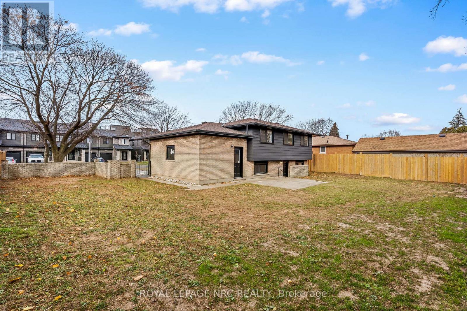 Upper - 4908 Pettit Avenue, Niagara Falls, Ontario  L2E 6L6 - Photo 25 - X12477617