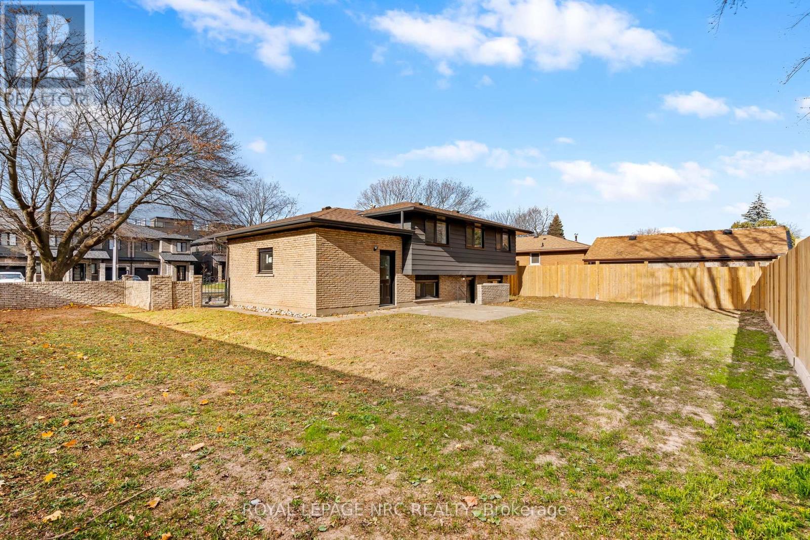 Upper - 4908 Pettit Avenue, Niagara Falls, Ontario  L2E 6L6 - Photo 28 - X12477617