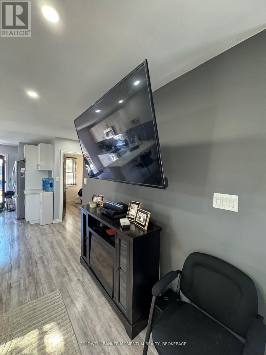 16 Princess Street, St. Catharines, Ontario  L2P 2P9 - Photo 6 - X12478369