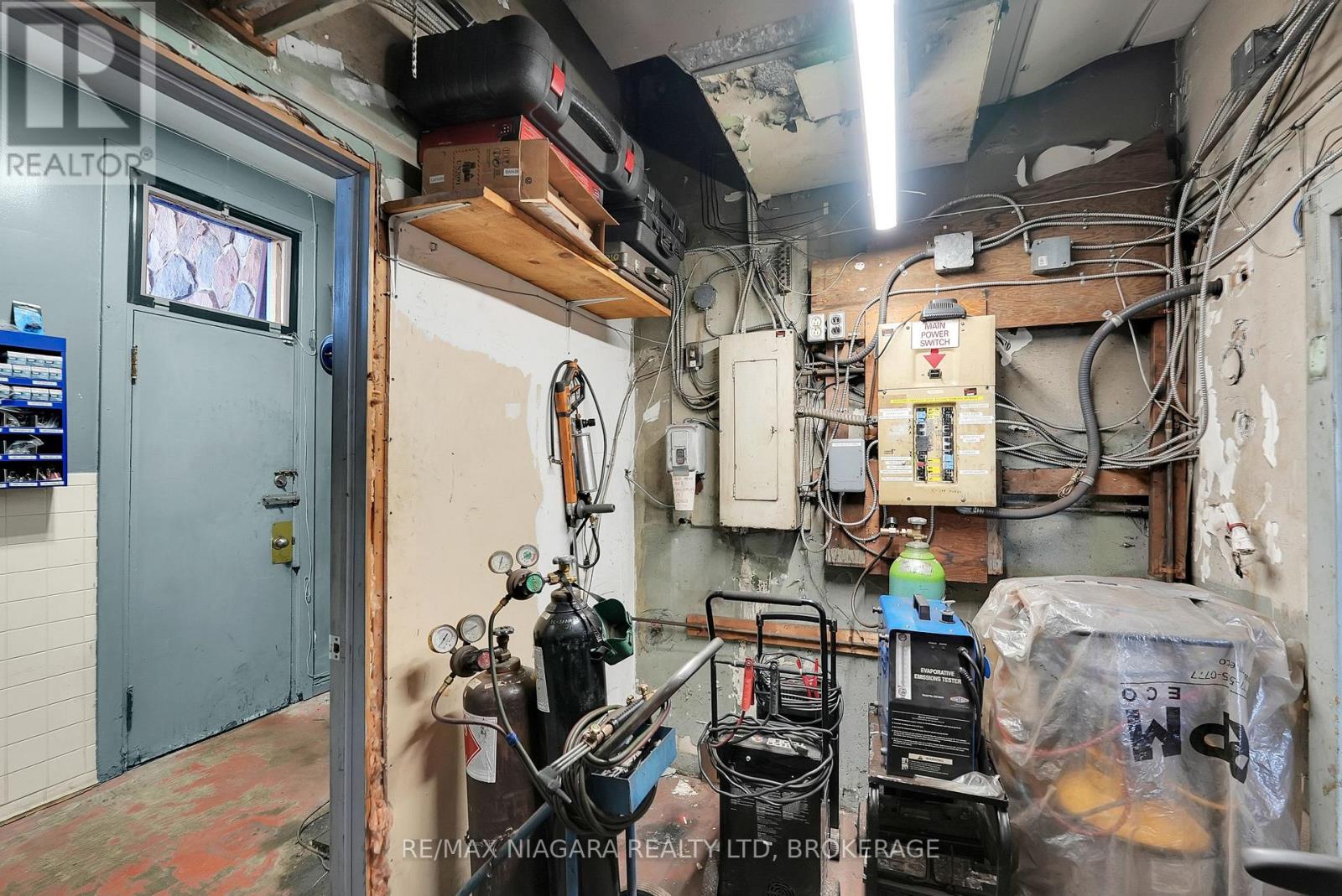 6499 Lundys Lane, Niagara Falls, Ontario  L2G 1T9 - Photo 15 - X12478370