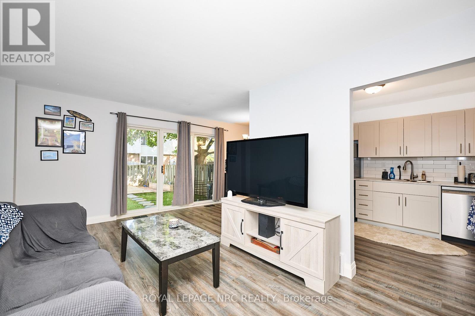 164 - 17 Old Pine Trail, St. Catharines, Ontario  L2M 6P9 - Photo 3 - X12480153