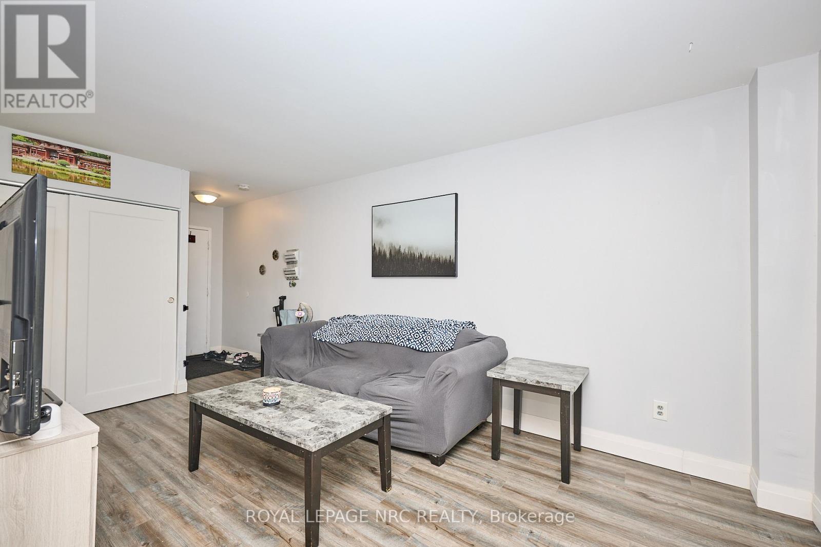 164 - 17 Old Pine Trail, St. Catharines, Ontario  L2M 6P9 - Photo 7 - X12480153