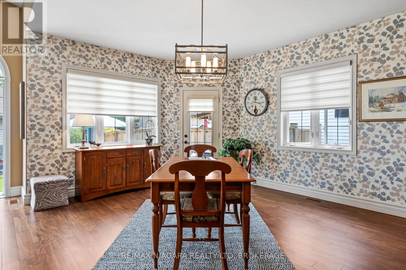 47 Rosemount Avenue, Port Colborne, Ontario  L3K 5P8 - Photo 14 - X12480273