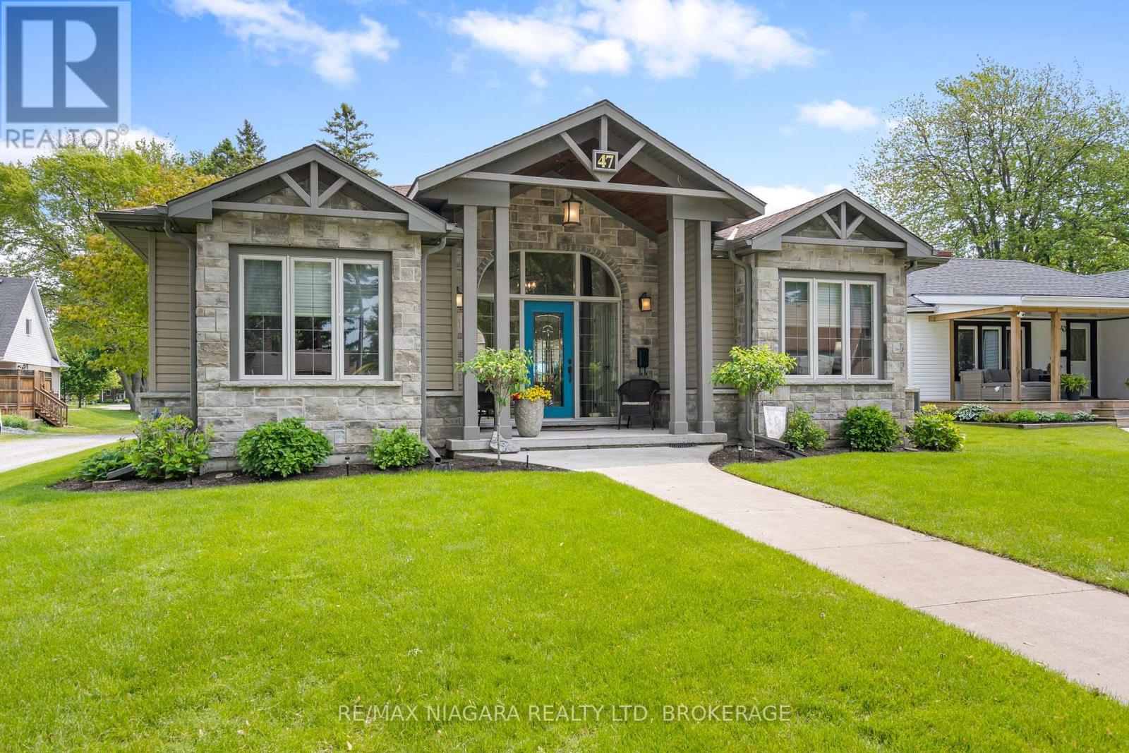 47 Rosemount Avenue, Port Colborne, Ontario  L3K 5P8 - Photo 2 - X12480273