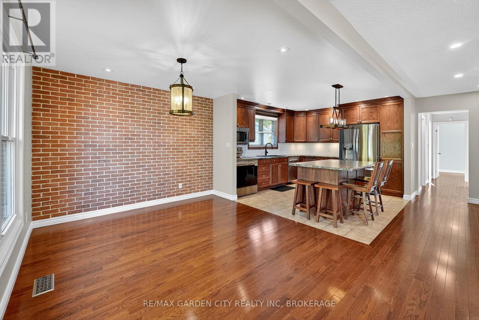 4 Jeanette Drive, St. Catharines, Ontario  L2N 6M4 - Photo 11 - X12480923