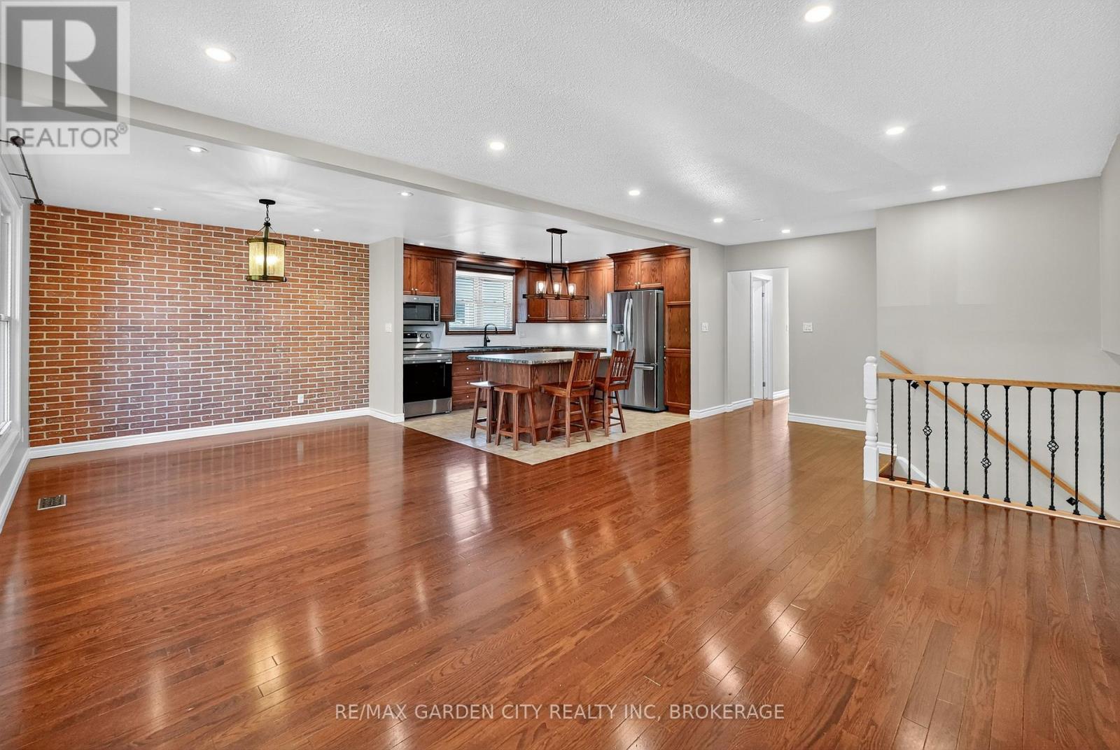 4 Jeanette Drive, St. Catharines, Ontario  L2N 6M4 - Photo 9 - X12480923