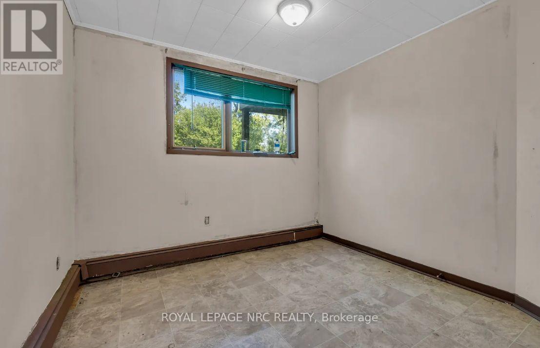 242 West Side Road, Port Colborne, Ontario  L3K 5K9 - Photo 8 - X12481229