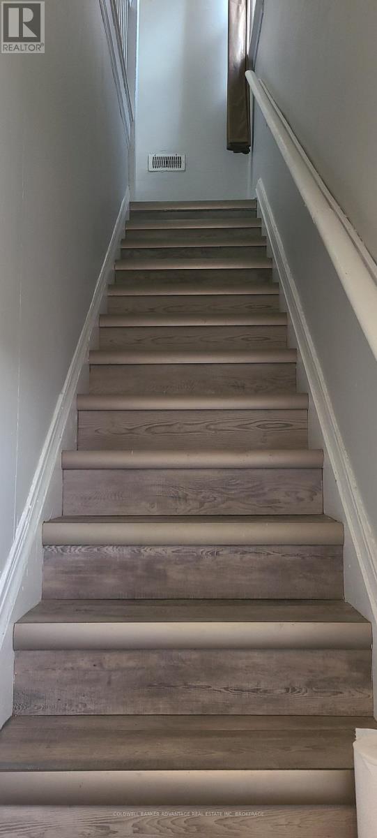 14 Albert Street, Welland, Ontario  L3B 4L2 - Photo 11 - X12482878