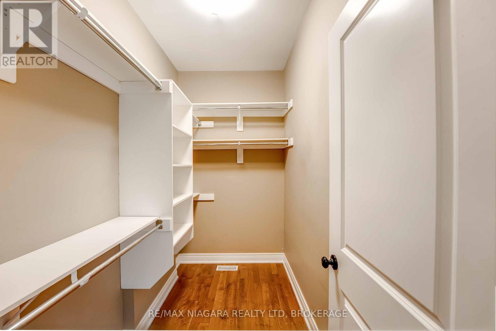 24 Emerald Common, St. Catharines, Ontario  L2M 0A7 - Photo 10 - X12483562