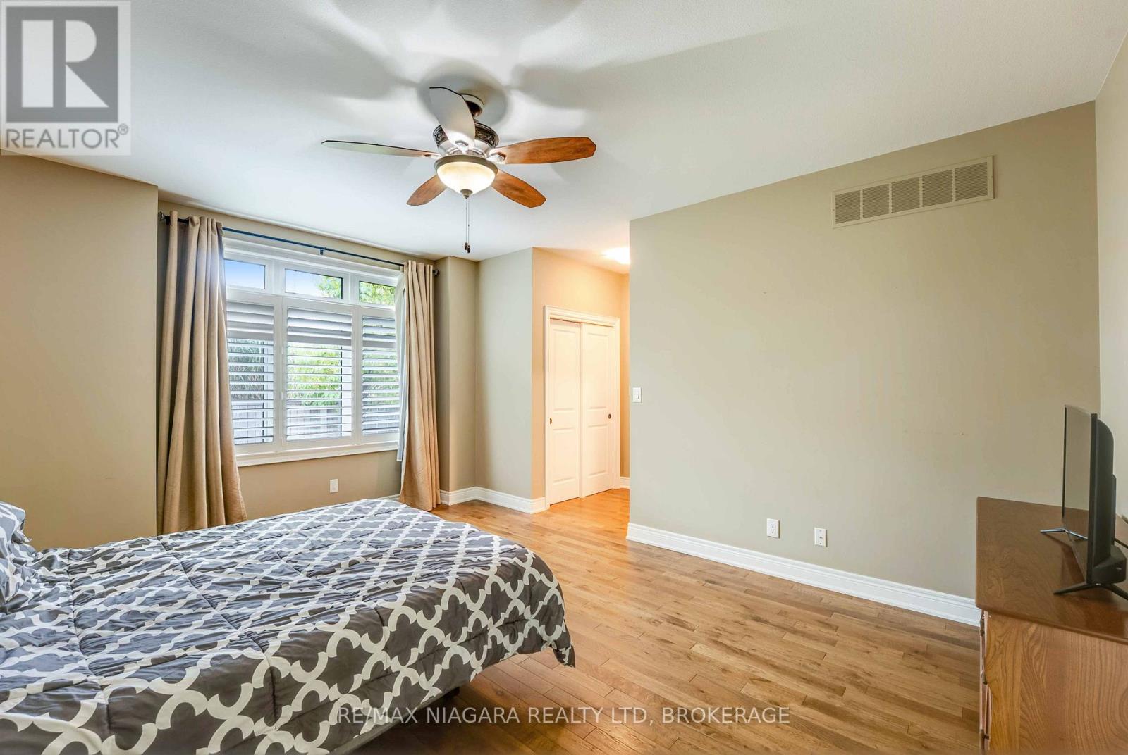 24 Emerald Common, St. Catharines, Ontario  L2M 0A7 - Photo 14 - X12483562