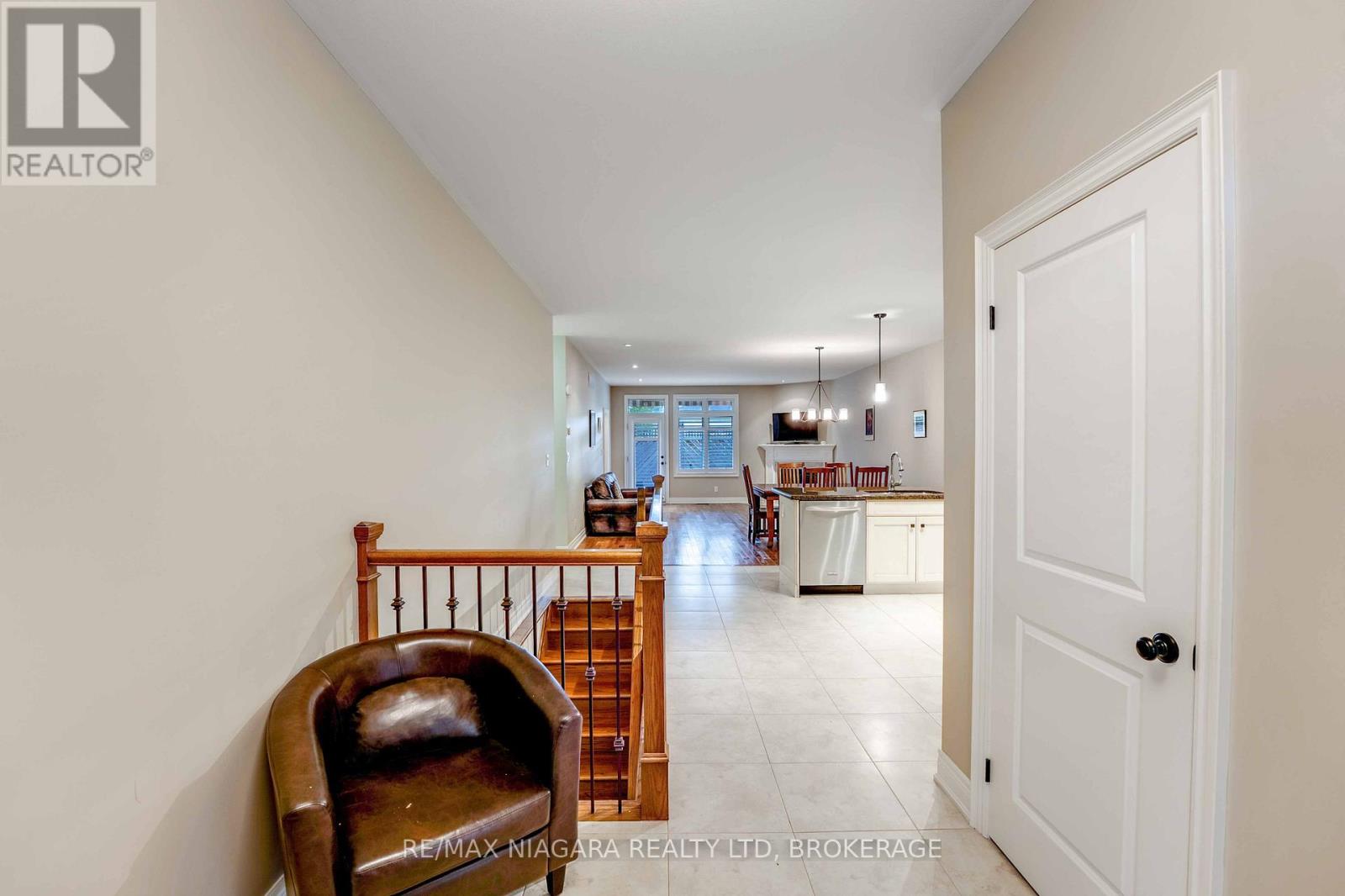 24 Emerald Common, St. Catharines, Ontario  L2M 0A7 - Photo 3 - X12483562