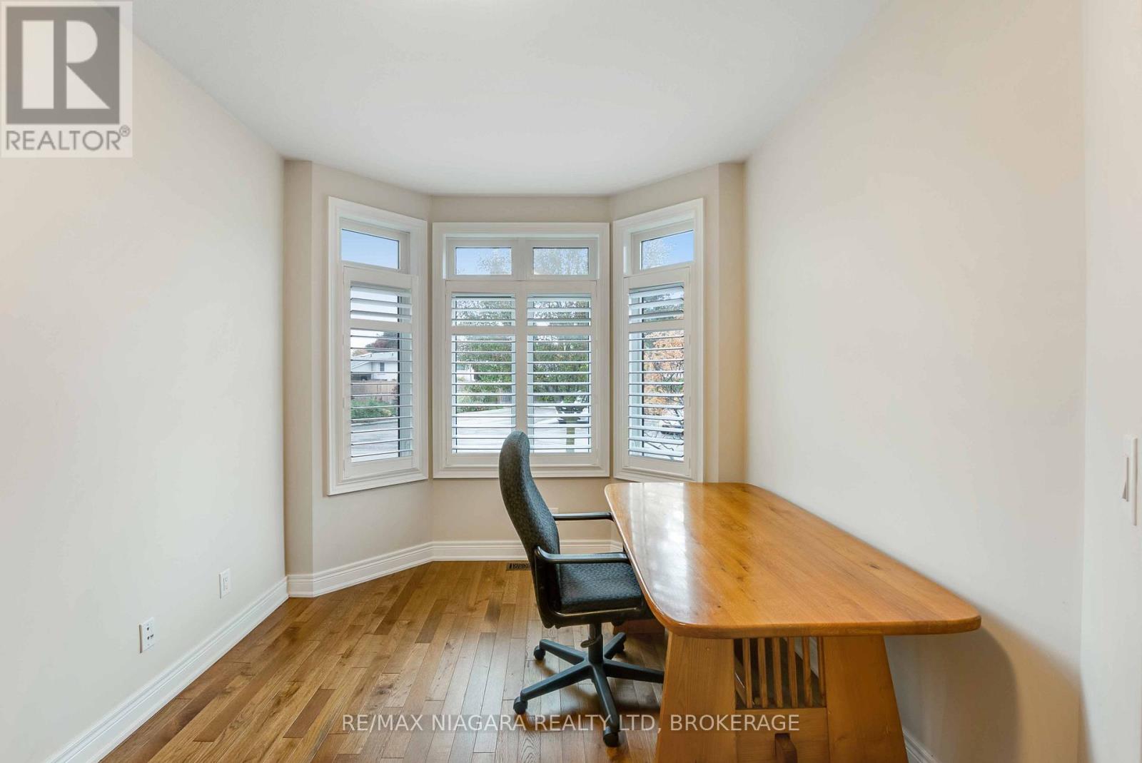 24 Emerald Common, St. Catharines, Ontario  L2M 0A7 - Photo 4 - X12483562