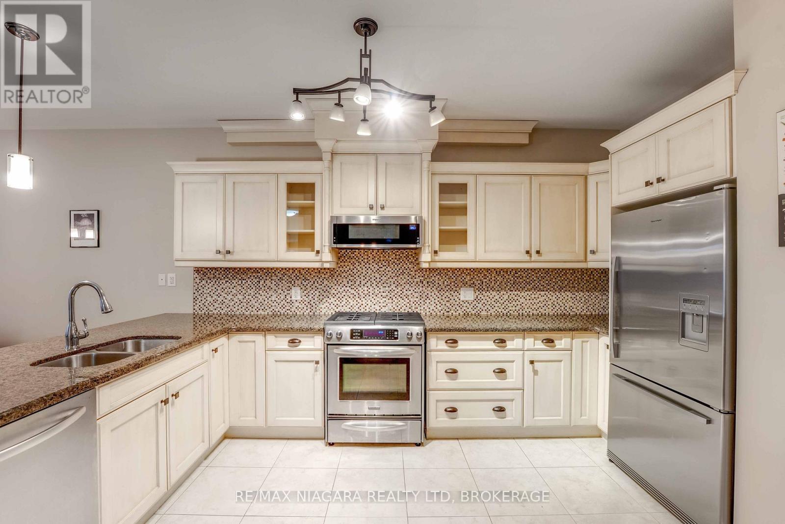 24 Emerald Common, St. Catharines, Ontario  L2M 0A7 - Photo 6 - X12483562