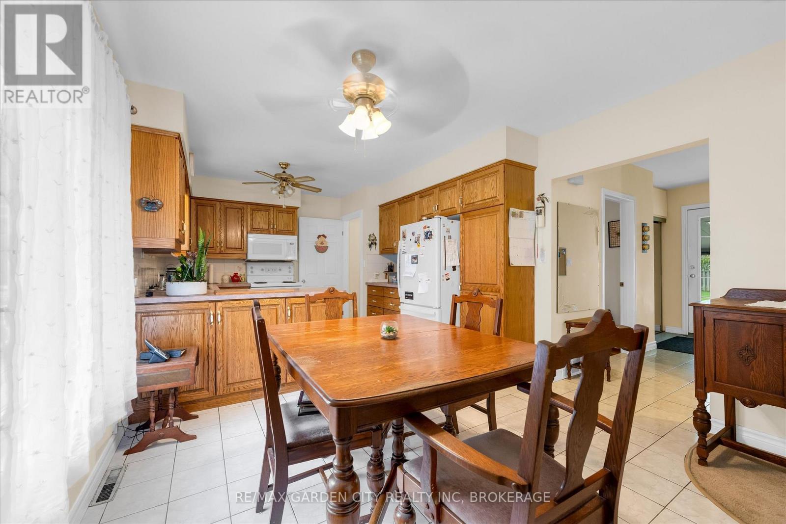 26 Howard Avenue, St. Catharines, Ontario  L2N 3X1 - Photo 12 - X12484107