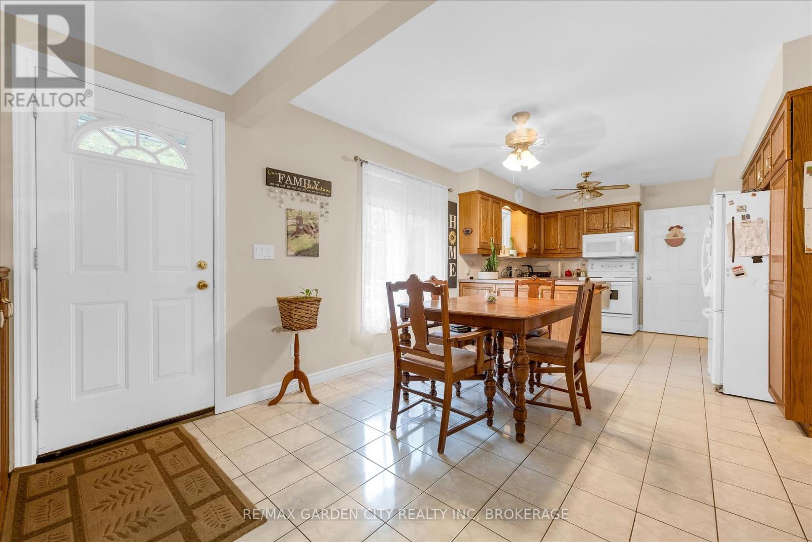 26 Howard Avenue, St. Catharines, Ontario  L2N 3X1 - Photo 7 - X12484107