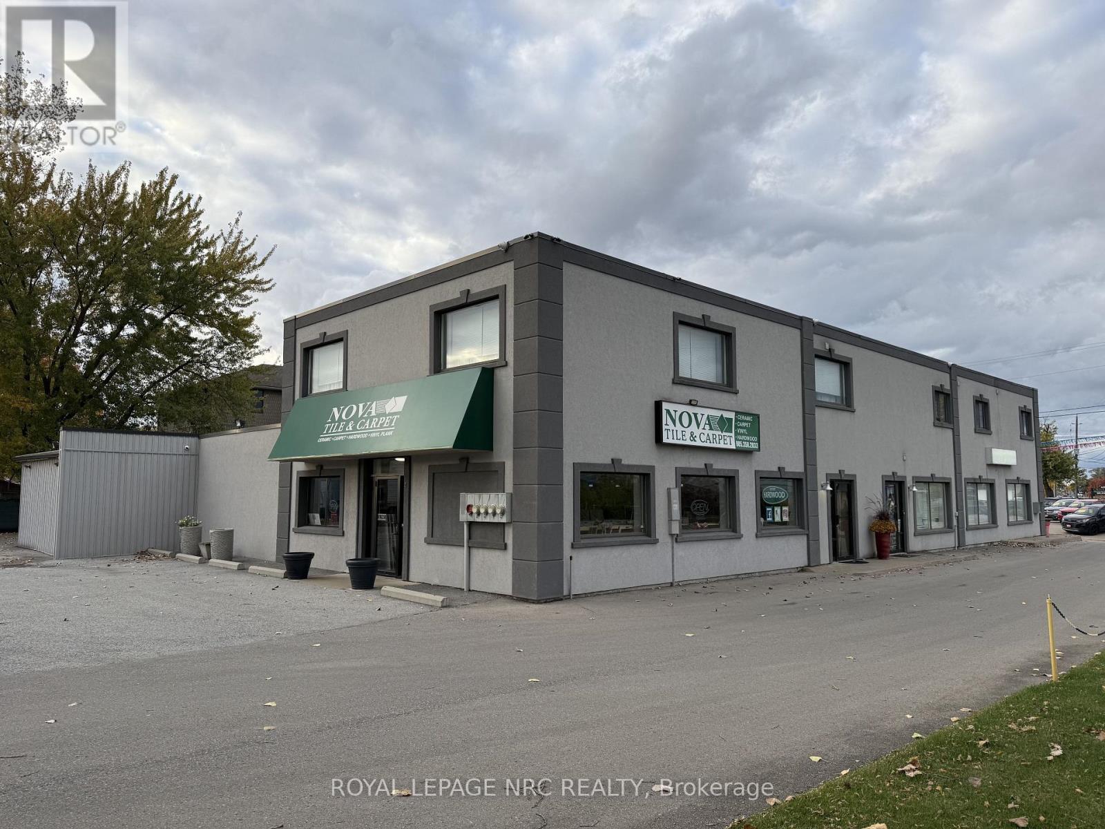 6102 Perkins Street, Niagara Falls, Ontario  L2E 5R8 - Photo 6 - X12484389