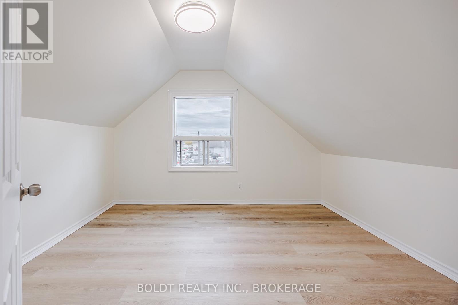 53 Hartzel Road, St. Catharines, Ontario  L2P 1M6 - Photo 12 - X12484825