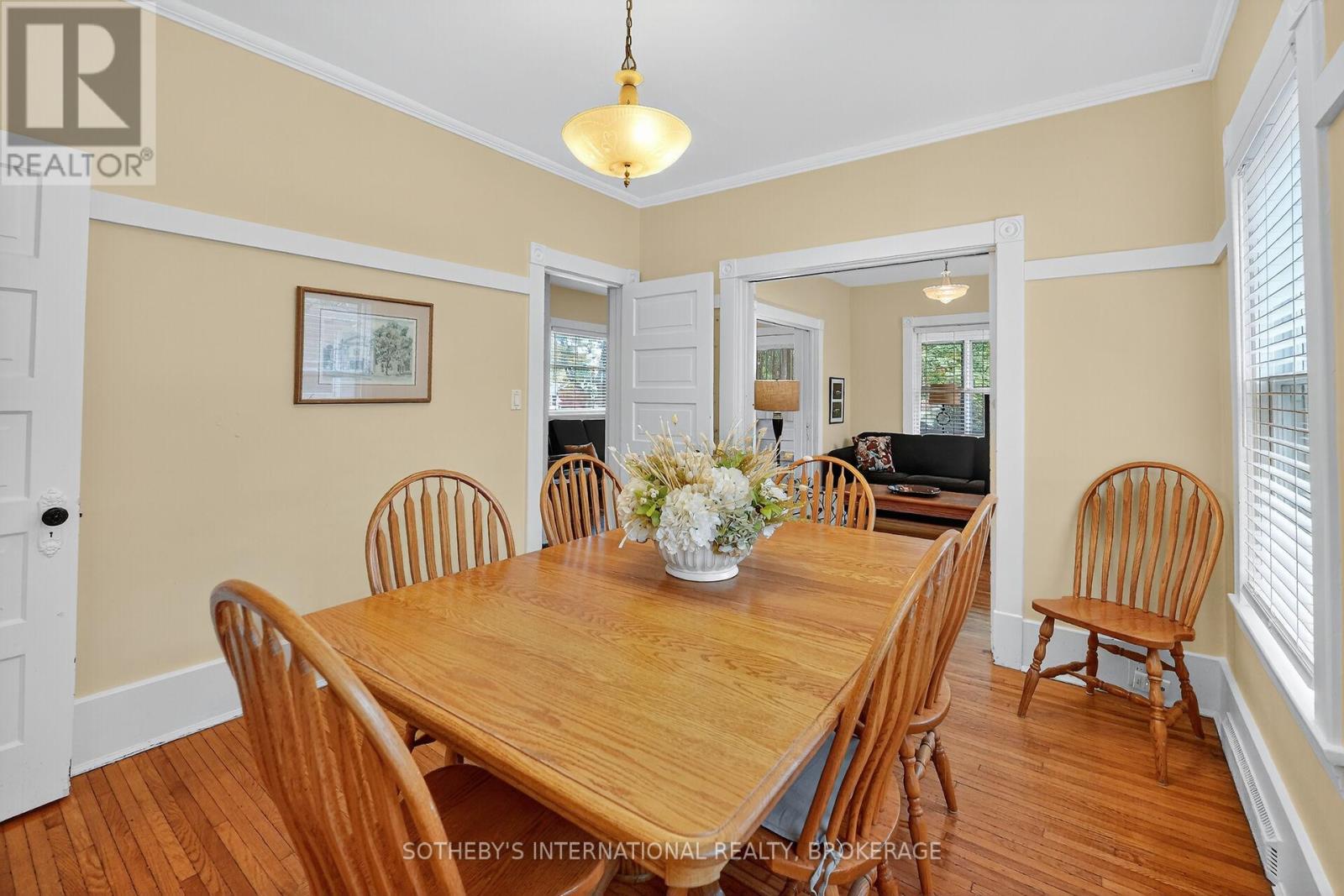 54 Platoff Street, Niagara-On-The-Lake, Ontario  L0S 1J0 - Photo 7 - X12485076