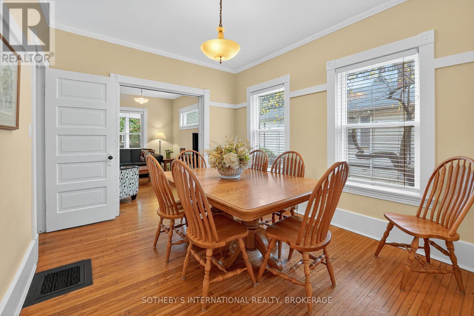 54 Platoff Street, Niagara-On-The-Lake, Ontario  L0S 1J0 - Photo 8 - X12485076