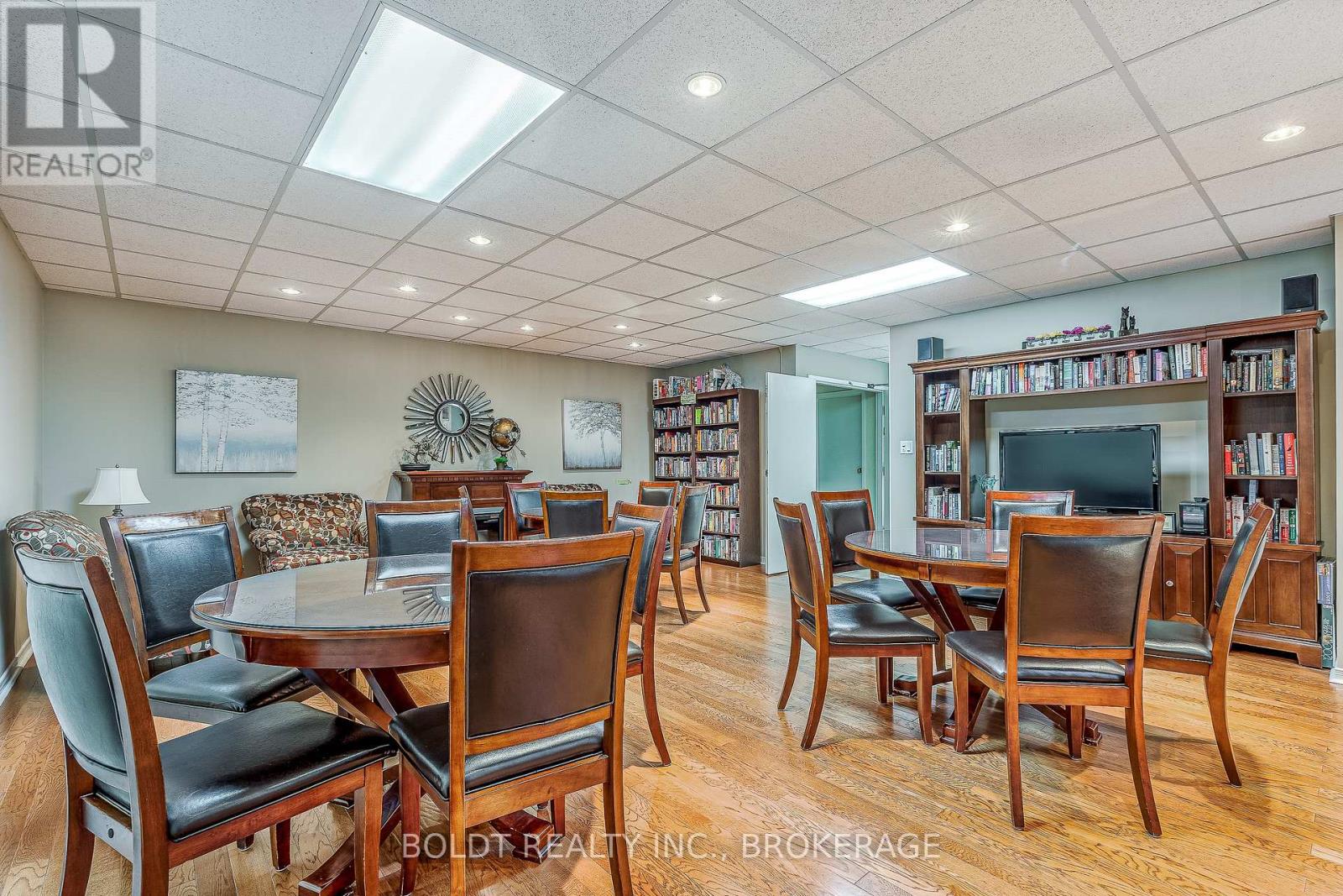 809 - 81 Scott Street, St. Catharines, Ontario  L2N 7L5 - Photo 21 - X12485120