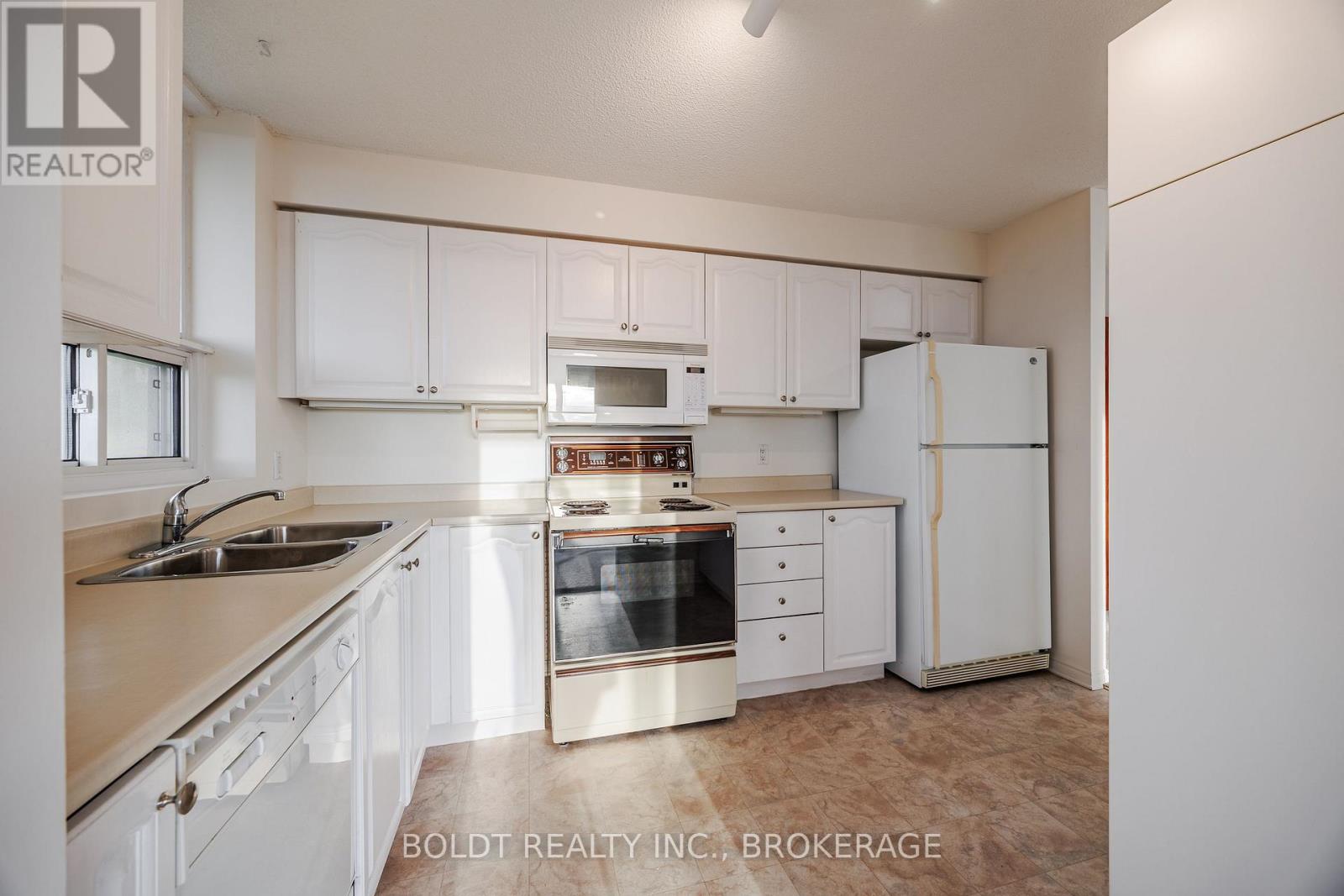 809 - 81 Scott Street, St. Catharines, Ontario  L2N 7L5 - Photo 8 - X12485120