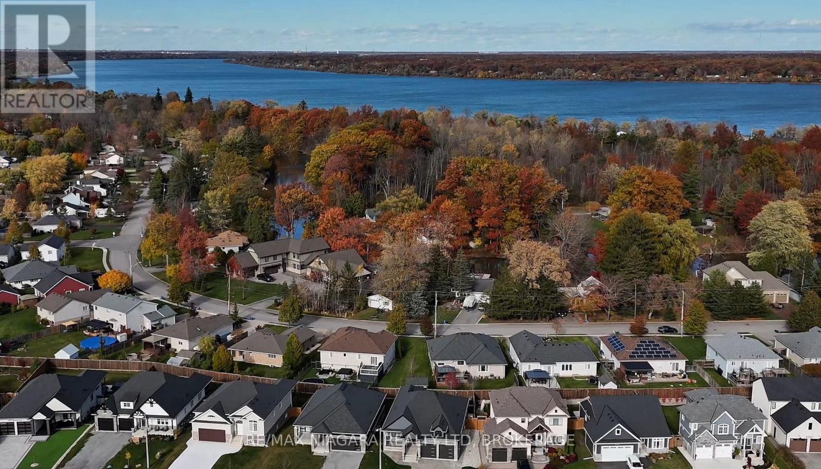 3555 Canfield Crescent, Fort Erie, Ontario  L0S 1S0 - Photo 2 - X12485250