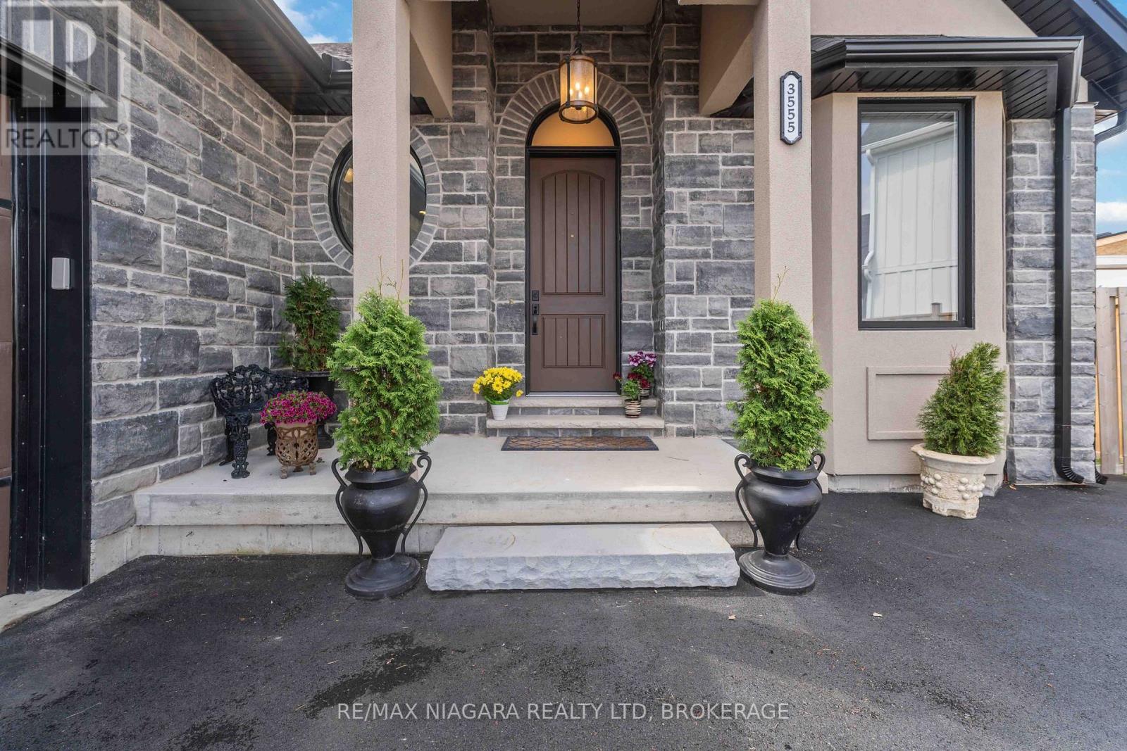 3555 Canfield Crescent, Fort Erie, Ontario  L0S 1S0 - Photo 6 - X12485250