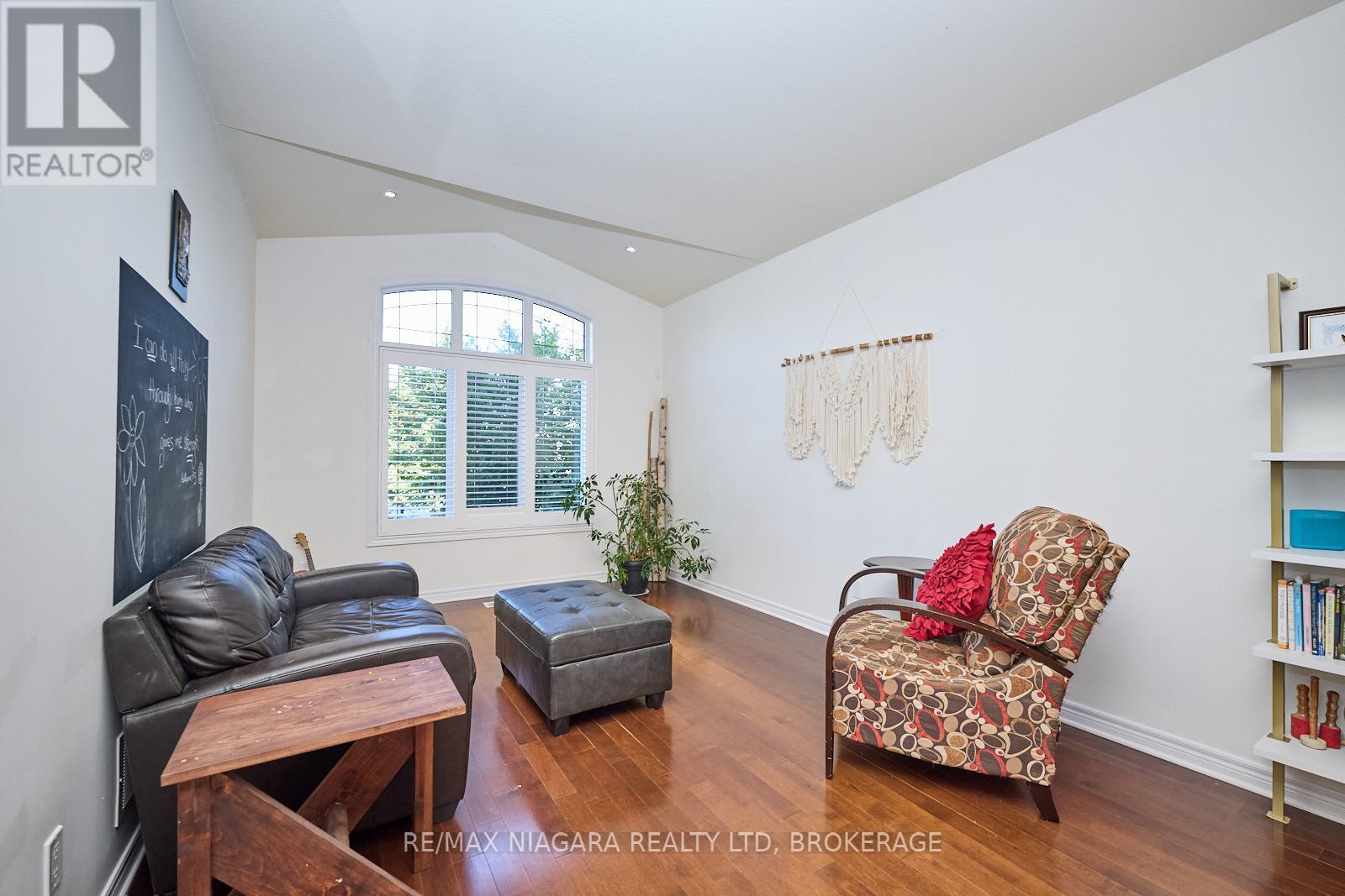 690 Brian Street, Fort Erie, Ontario  L2A 6W2 - Photo 15 - X12485388