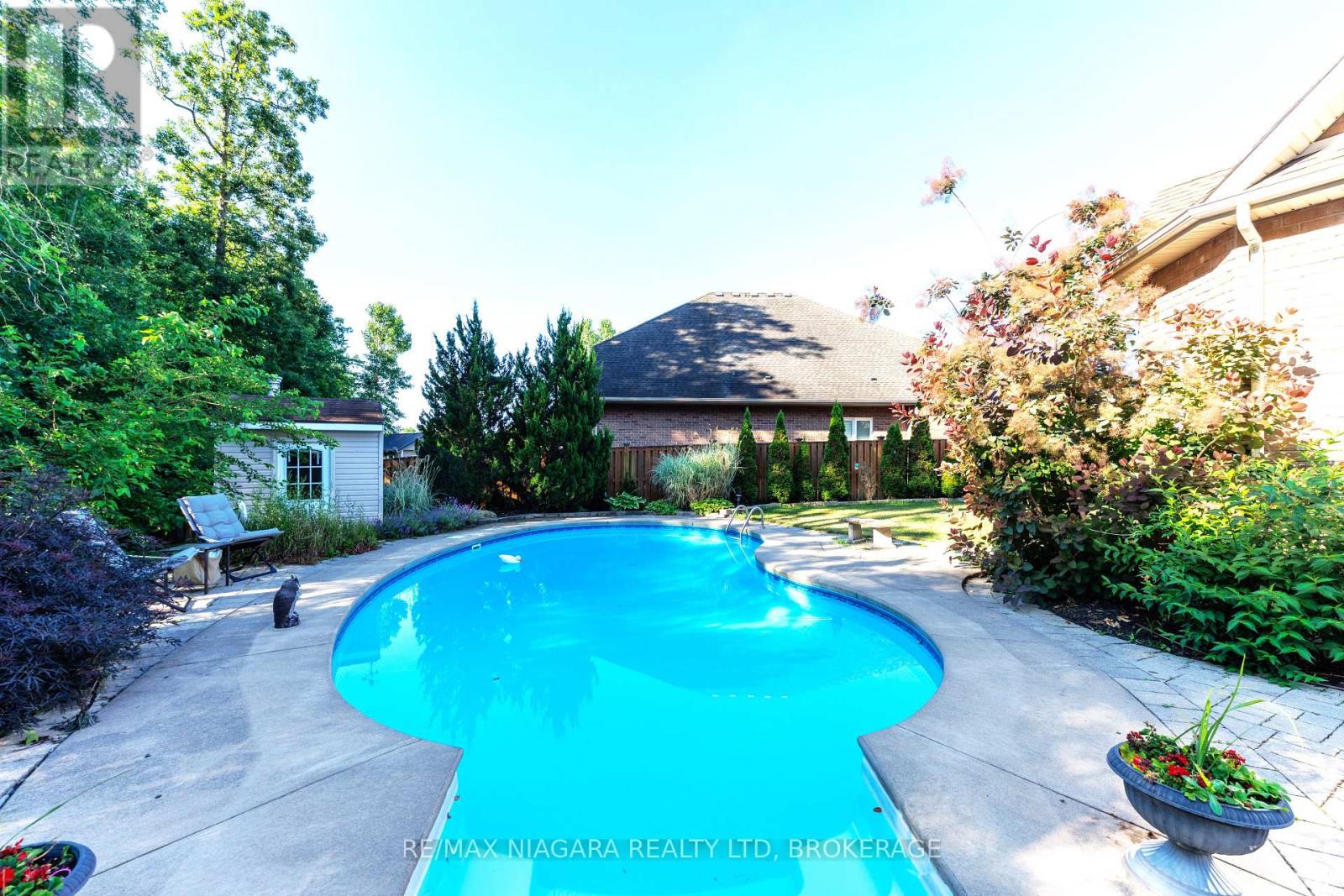 690 Brian Street, Fort Erie, Ontario  L2A 6W2 - Photo 46 - X12485388