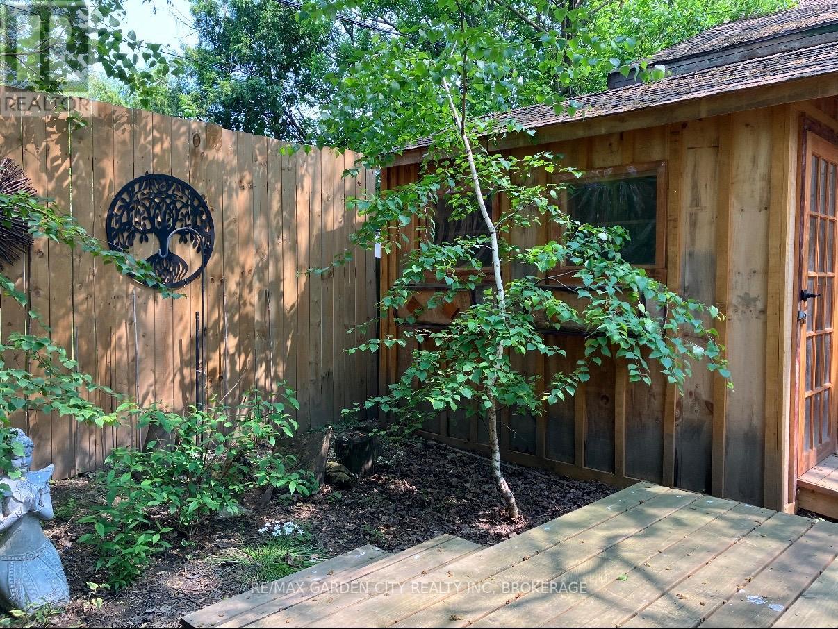 16 Ida Street, St. Catharines, Ontario  L2R 3X4 - Photo 34 - X12485392