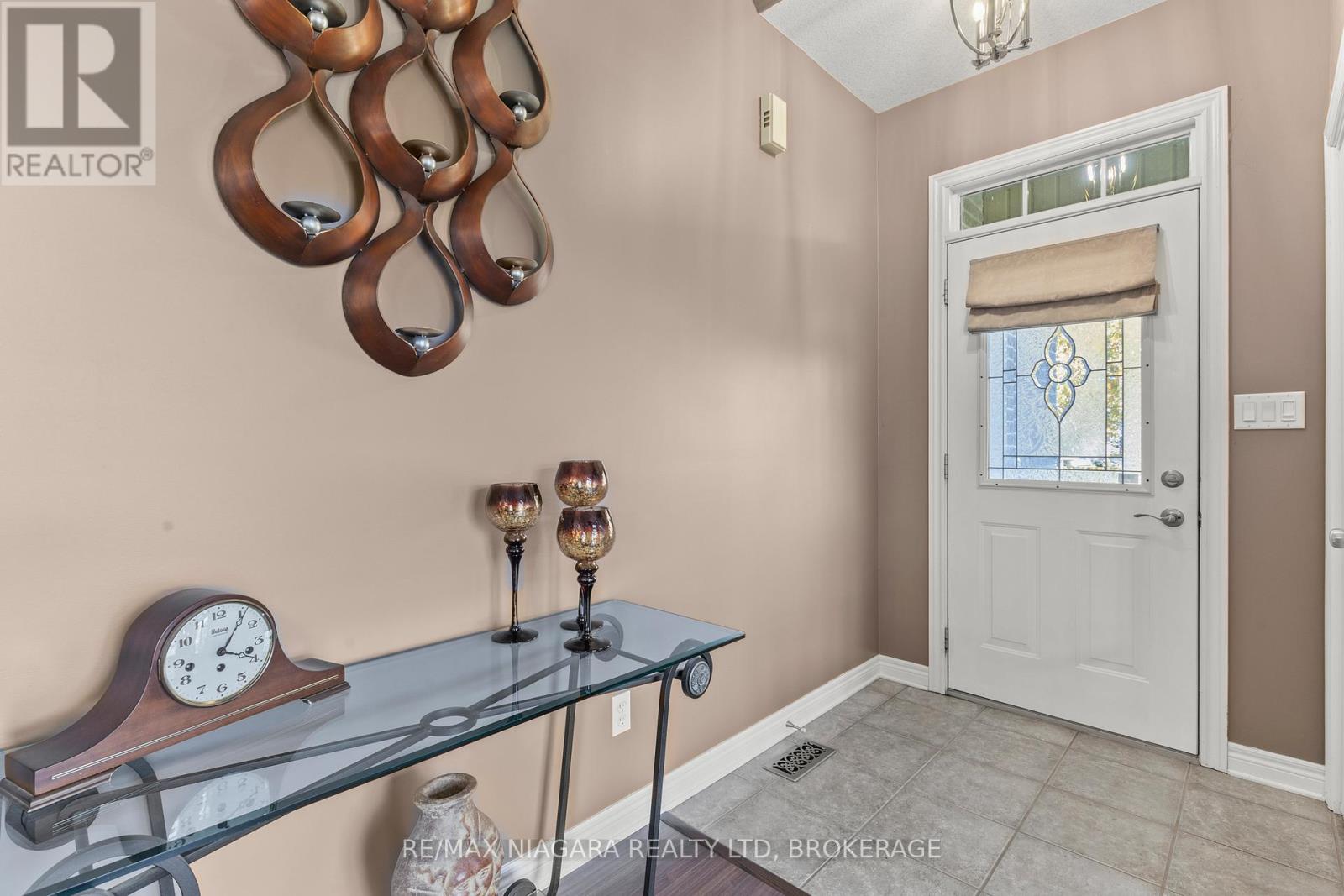 3579 Carver Street, Fort Erie, Ontario  L0S 1S0 - Photo 4 - X12485443