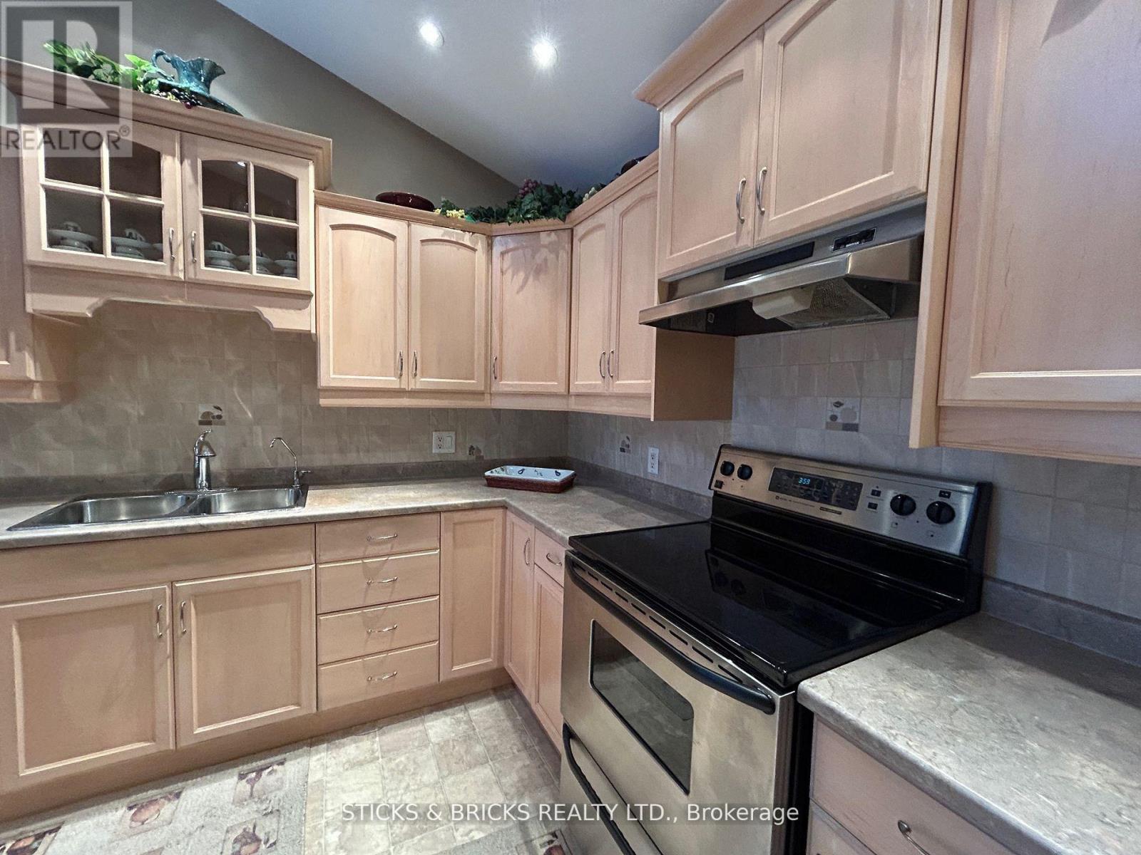 12 - 3241 Montrose Road, Niagara Falls, Ontario  L2H 3L3 - Photo 15 - X12485858