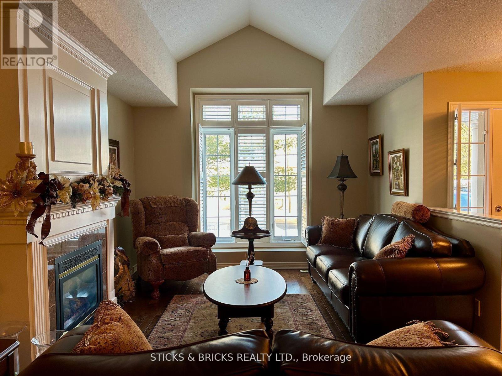 12 - 3241 Montrose Road, Niagara Falls, Ontario  L2H 3L3 - Photo 6 - X12485858