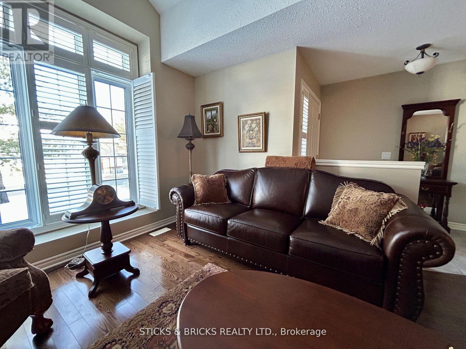 12 - 3241 Montrose Road, Niagara Falls, Ontario  L2H 3L3 - Photo 8 - X12485858