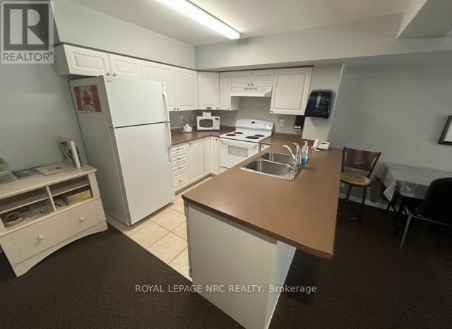 1417 - 330 Prince Charles Drive S, Welland, Ontario  L3C 7B3 - Photo 32 - X12486899