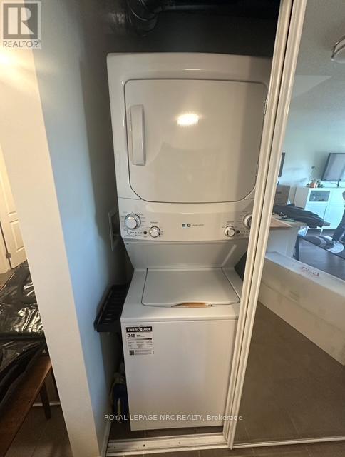 1417 - 330 Prince Charles Drive S, Welland, Ontario  L3C 7B3 - Photo 6 - X12486899