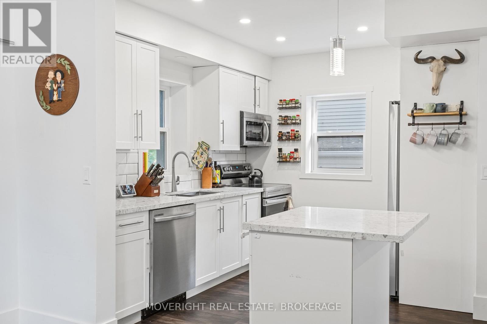 331 Fielden Avenue, Port Colborne, Ontario  L3K 4T8 - Photo 16 - X12487099