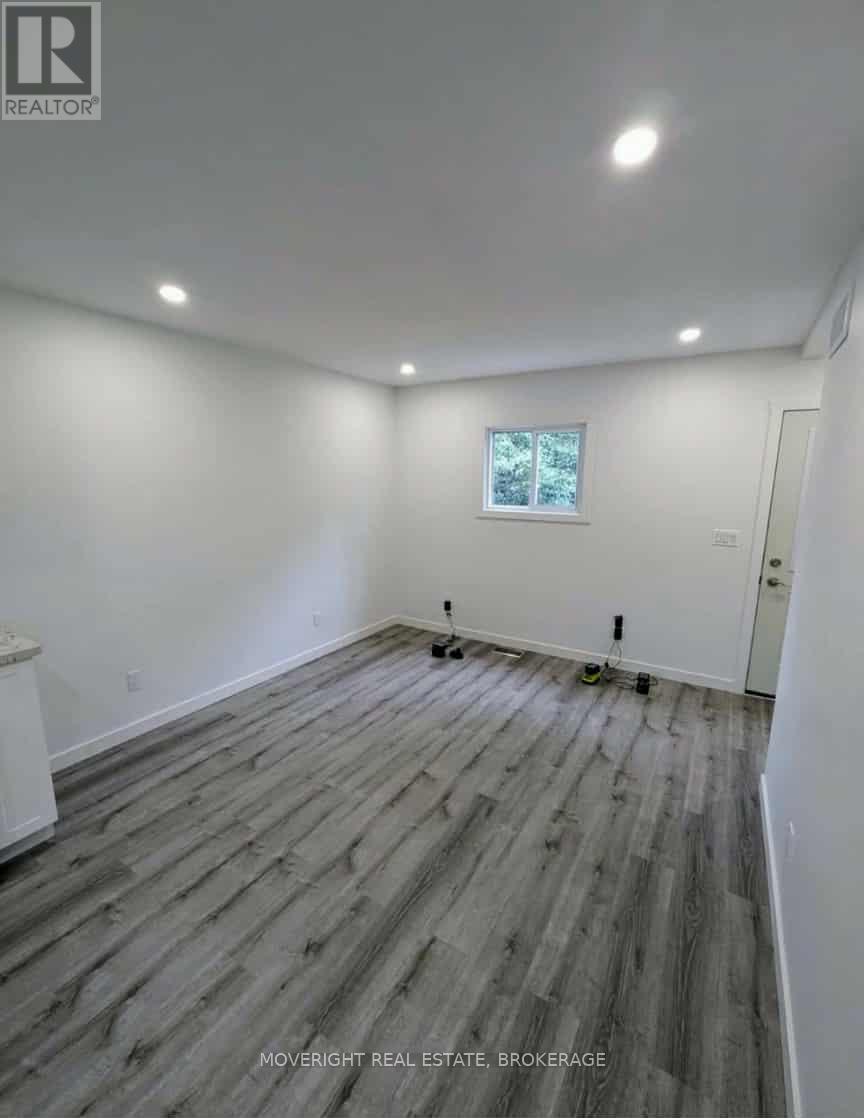 331 Fielden Avenue, Port Colborne, Ontario  L3K 4T8 - Photo 36 - X12487099