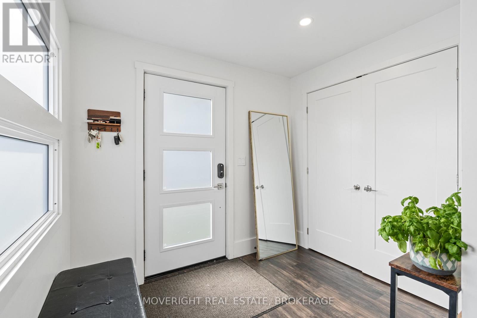 331 Fielden Avenue, Port Colborne, Ontario  L3K 4T8 - Photo 6 - X12487099