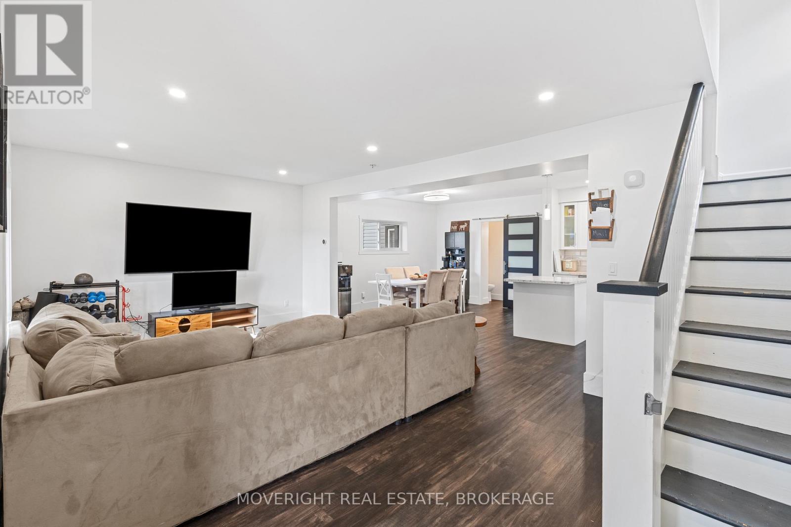 331 Fielden Avenue, Port Colborne, Ontario  L3K 4T8 - Photo 7 - X12487099