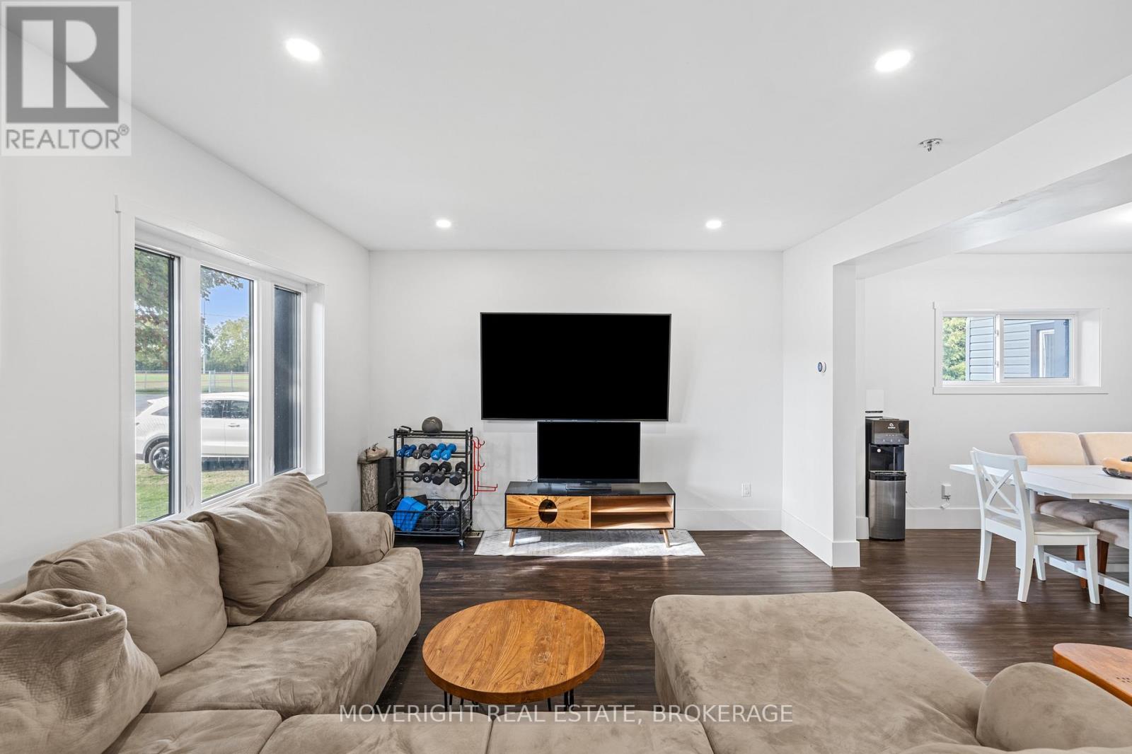 331 Fielden Avenue, Port Colborne, Ontario  L3K 4T8 - Photo 8 - X12487099