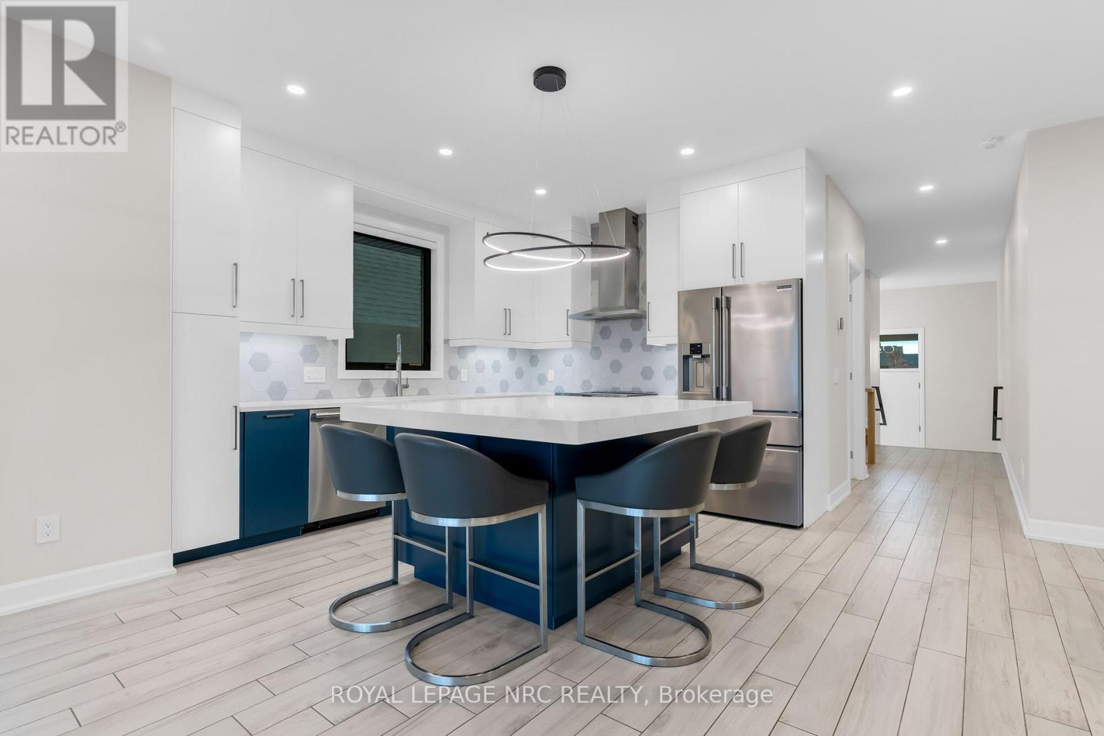 21 Singer Street, Thorold, Ontario  L2V 0E9 - Photo 11 - X12487292