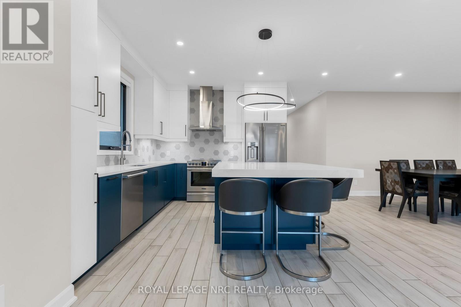 21 Singer Street, Thorold, Ontario  L2V 0E9 - Photo 12 - X12487292