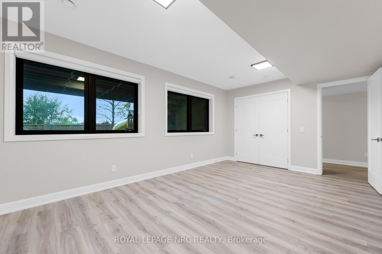 21 Singer Street, Thorold, Ontario  L2V 0E9 - Photo 45 - X12487292